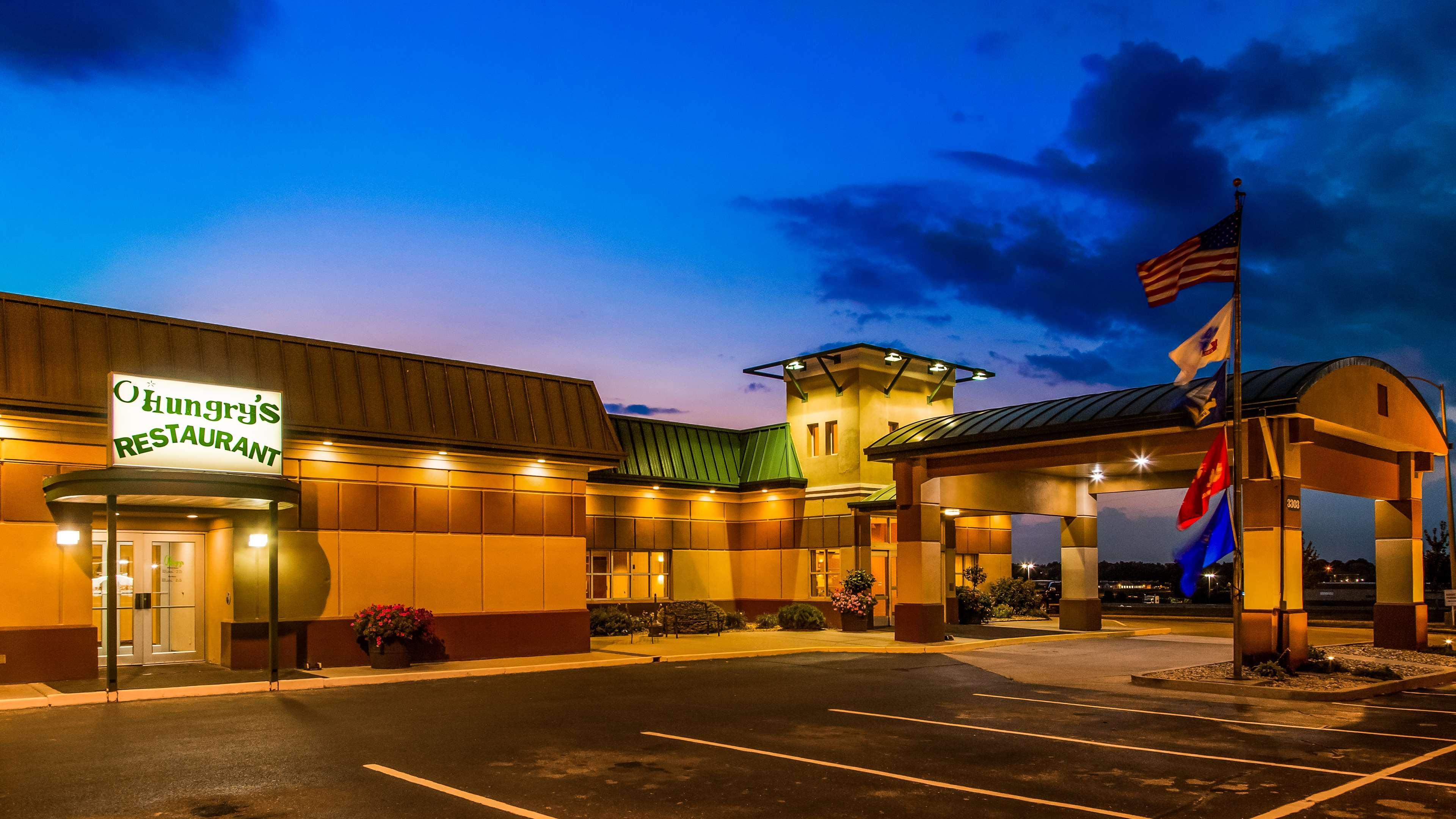 Rock Island Inn & Suites Marshalltown Exterior photo