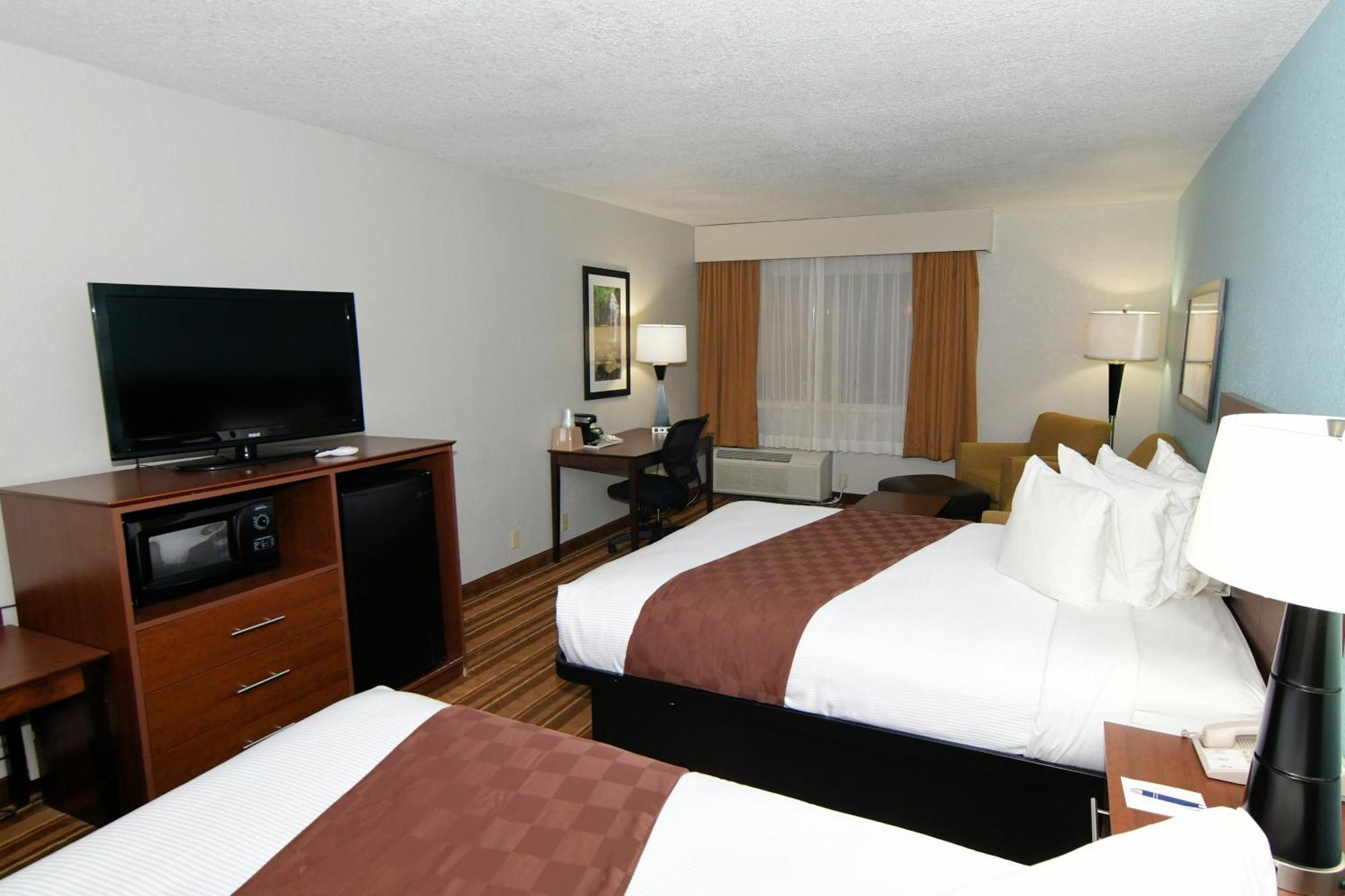 Rock Island Inn & Suites Marshalltown Exterior photo