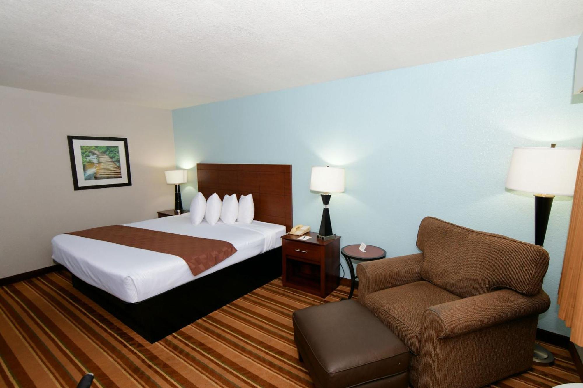 Rock Island Inn & Suites Marshalltown Exterior photo