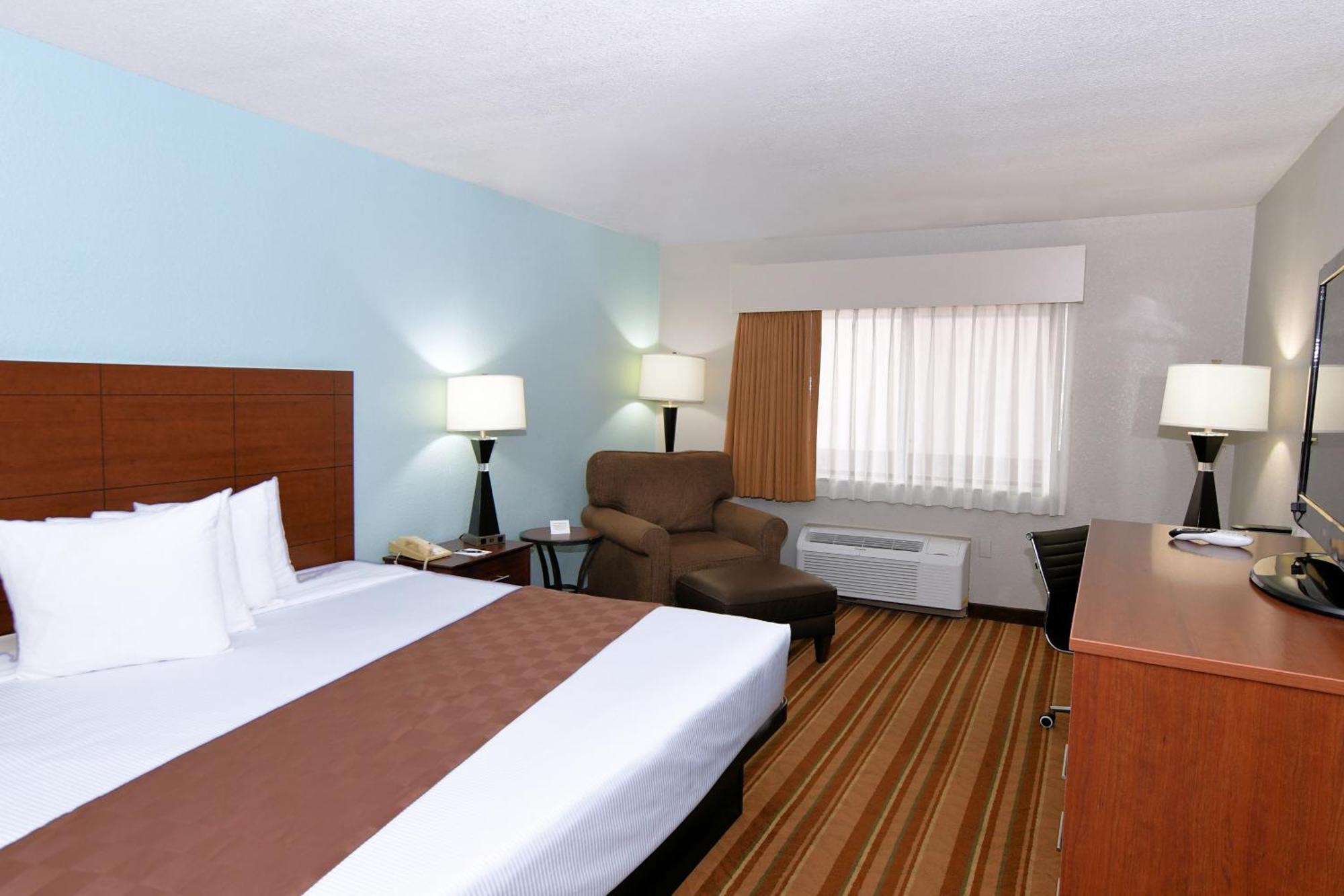 Rock Island Inn & Suites Marshalltown Exterior photo